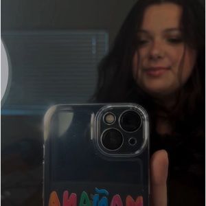 Meet your Posher, Laura